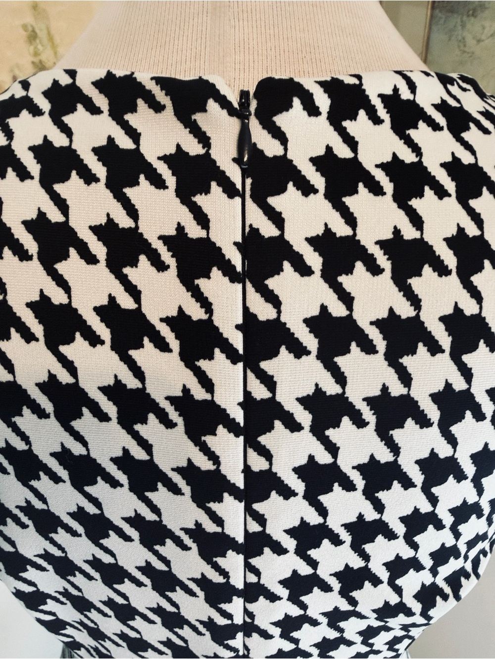 Michael Kors Classic Black & White Houndstooth Sleeveless Dress Size 4 - Picture 8 of 11